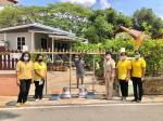 ลงพื้นที่แจกถุงยังชีพให้กับผู้สัมผัสเสี่ยงสูงโรคโควิด-19...